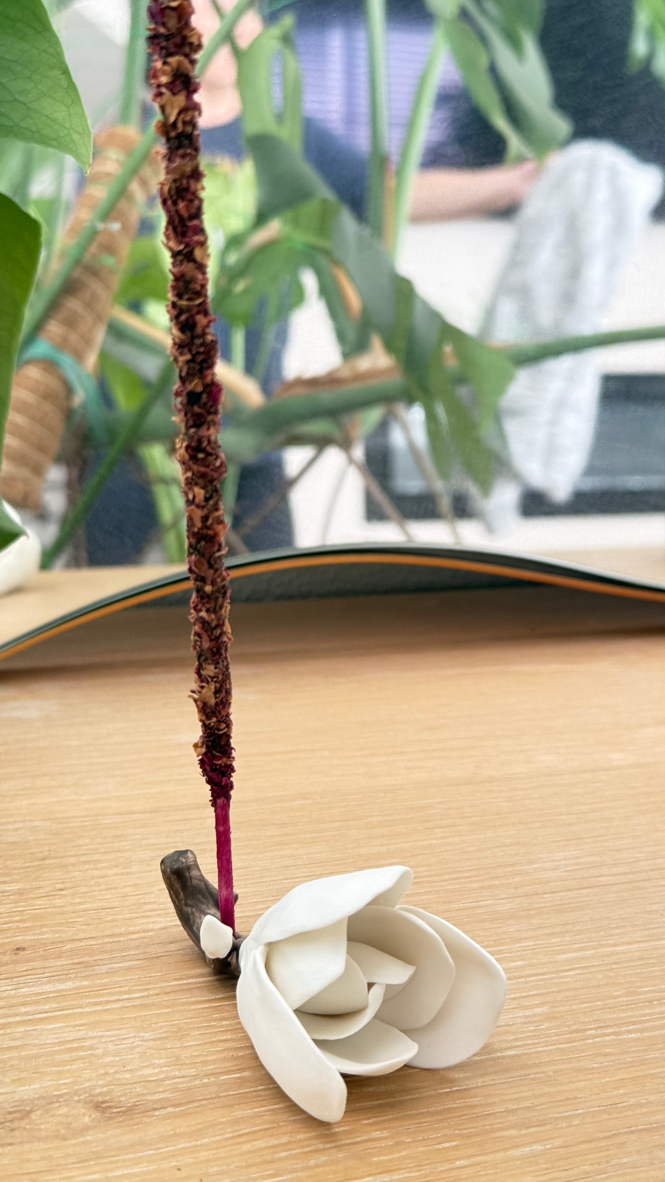 Gardenia Whispers | Handcrafted Gardenia Ceramic Incense Holder Set with Botanical Incense Sticks