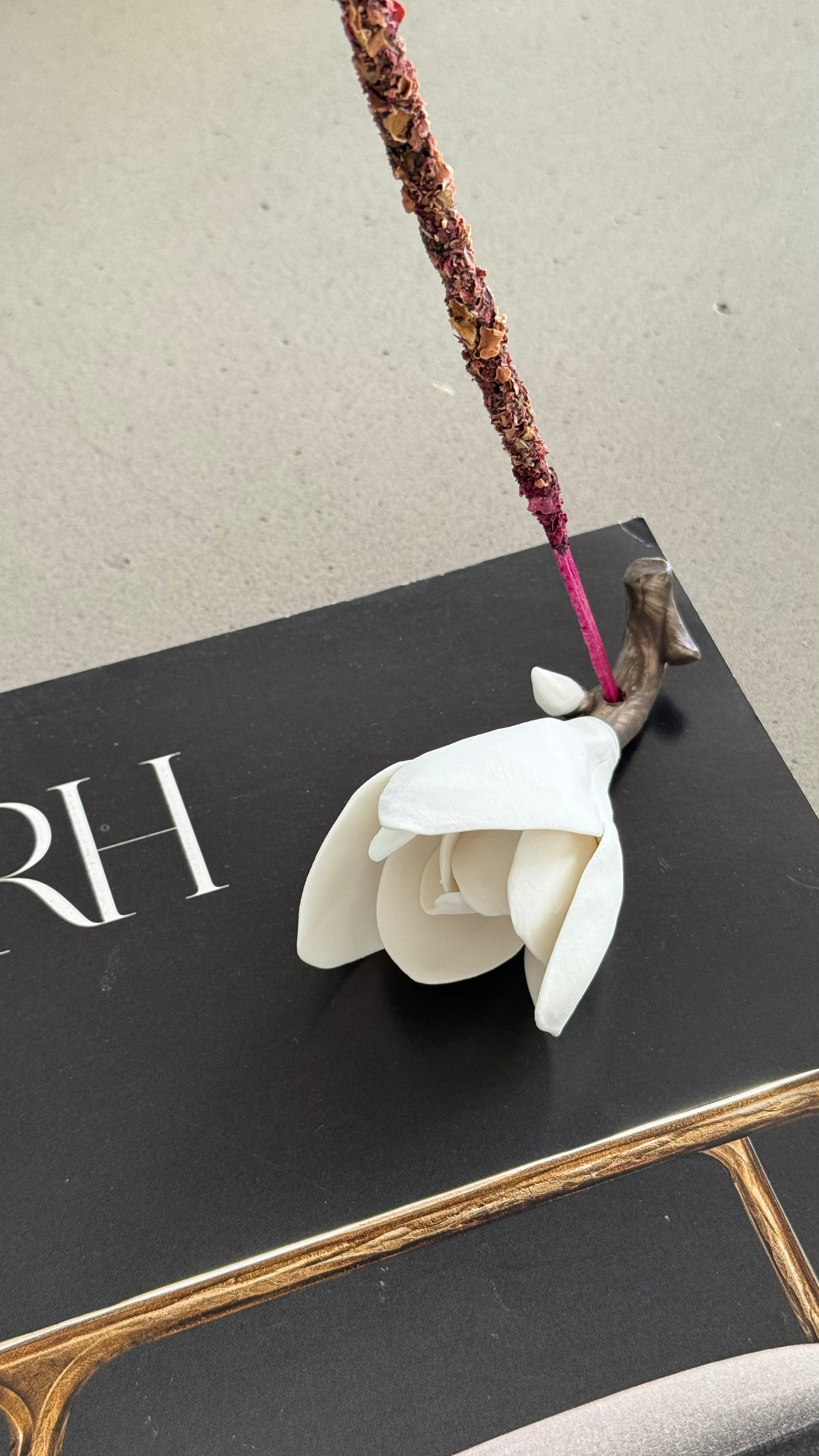 Gardenia Whispers | Handcrafted Gardenia Ceramic Incense Holder Set with Botanical Incense Sticks